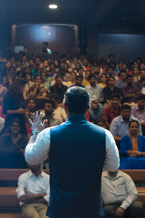 Leadership Session Speaker For MBA Professional, Delhi NCR Speaker guides MBA professionals with practical leadership tools, mindset growth, strategic insights