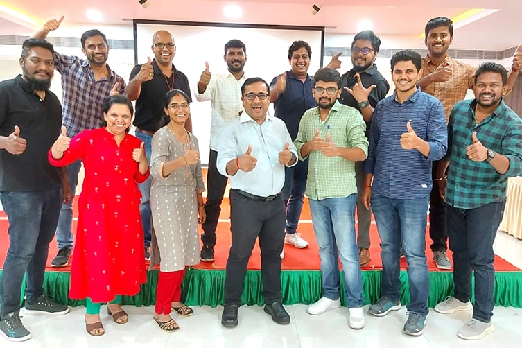 Leadership keynote speaker trains managers at RPM program with corporate growth excellence skills.