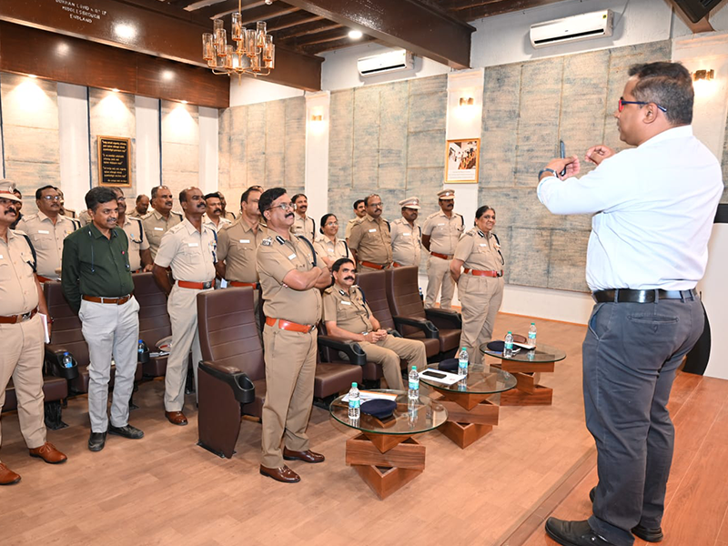 Leadership Training Speaker For Police & Forces In Mumbai Keynote speaker conducts leadership development session for police officers and teams in Mumbai.