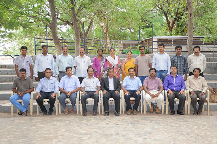 Leadership keynote speaker motivates corporate leaders with growth strategies at conclave event.