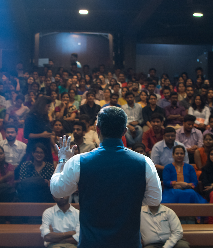 Benefits Of Attending Leadership Keynote Talks, Bangalore Keynote leadership talks in Bangalore benefit professionals, corporates, youth, and entrepreneurs.